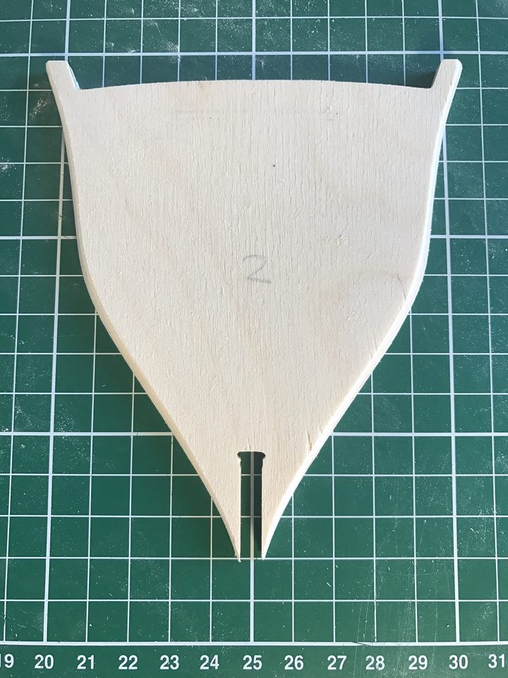 Bulkhead 2 at the bow after fairing: the outer edge is bevelled towards the stern.