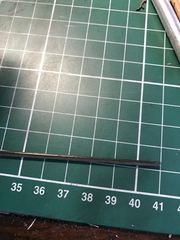 The caulking seam, applied with an oil-based pencil