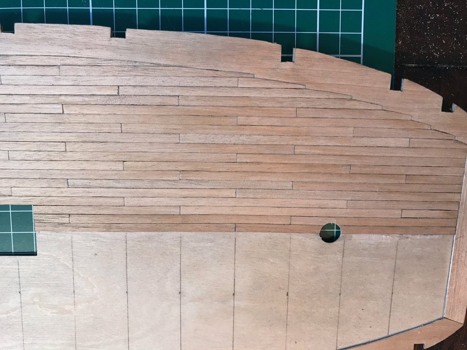 The bow with the joggling into the margin plank