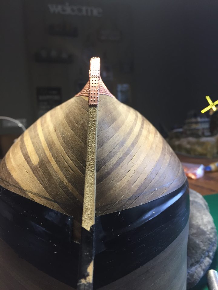 The rows on the port side sit lower than on starboard