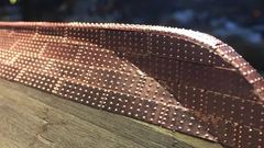 The plates on the underside of the keel are not centred