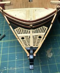 The head from above, with the new grating running to the bow