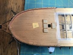The curve of the planksheer aft