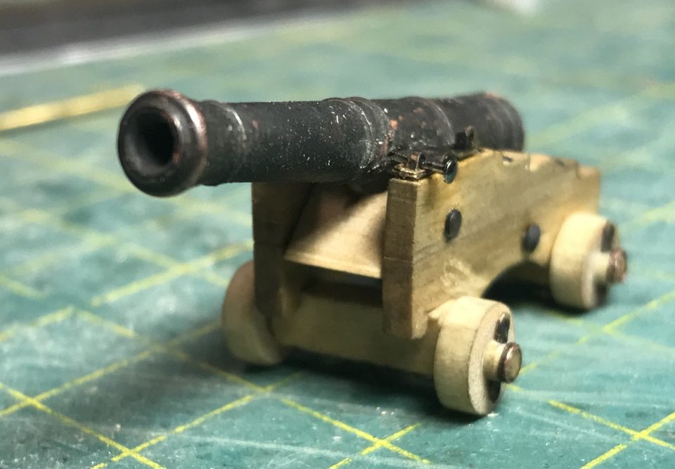 The quoin under the breech, here on a later scratch-built carriage: that wedge sets the last millimetres of height.